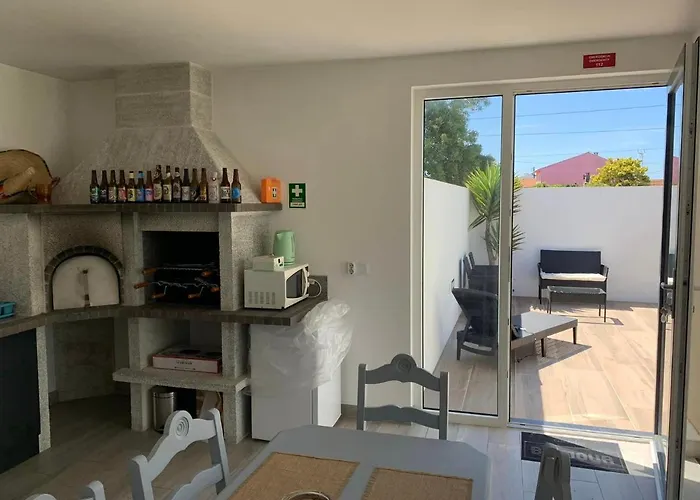 Oliver House Poco da Cruz